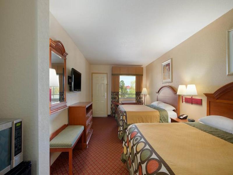 Super 8 By Wyndham Pratt Hotel Ngoại thất bức ảnh